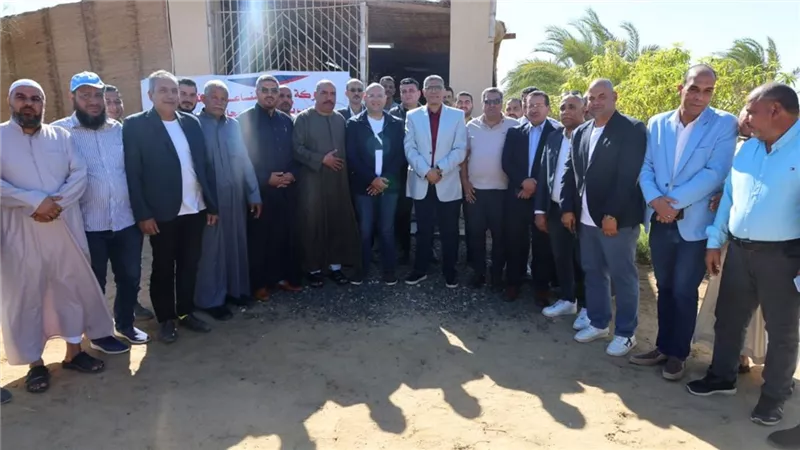 محافظ الجيزة يعقد لقاءً مفتوحًا مع أهالي الواحات البحرية لبحث احتياجاتهم 