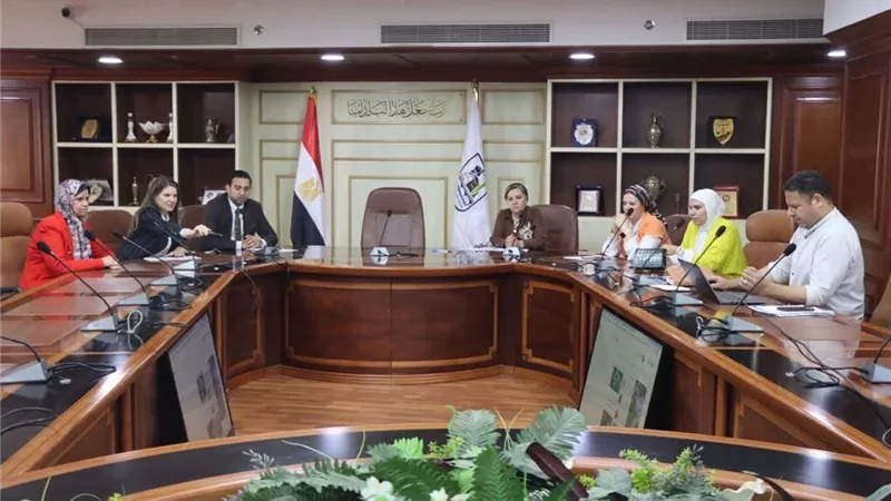 عمداء جامعة بني سويف يشاركون في تنظيم مهرجان النباتات الطبية الرابع