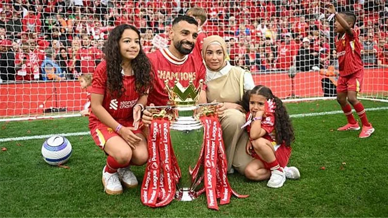محمد صلاح: أنفصل عن العالم مع بناتي ورونالدو قدوتي