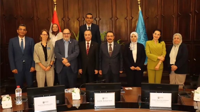 جامعة الإسكندرية تستقبل وفد جامعة ولاية بنسلفانيا الأمريكية لبحث سبل التعاون 