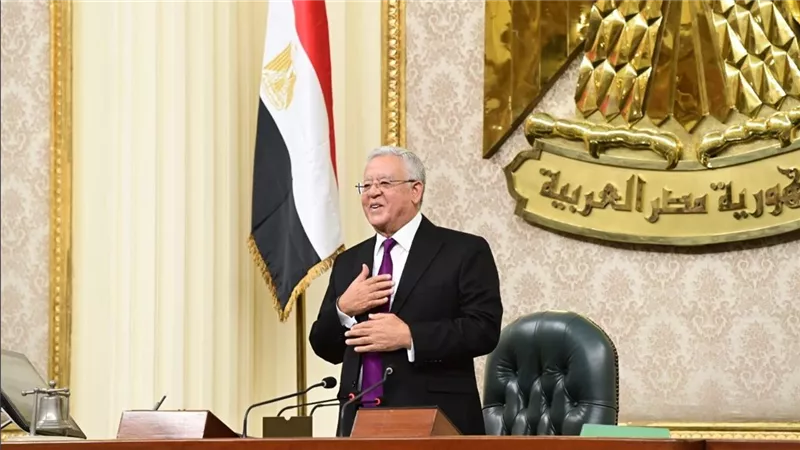 بعد الموافقة على قانون الإجراءات.. رئيس مجلس النواب يرفع الجلسة العامة 