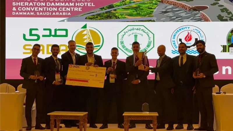 فوز طلاب هندسة بترول السويس بالمركز الأول في مسابقة  مؤتمر  ومعرض الشرق الأوسط