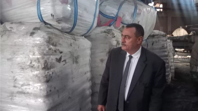 ضبط شبكة غش زيوت السيارات في حملة تموينية مفاجئة بدمياط