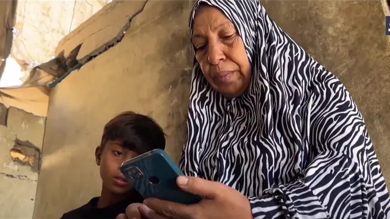 أم عبيدة.. وجع فلسطينية لا تعرف مصير ابنها منذ خروجه طلبًا للمساعدات