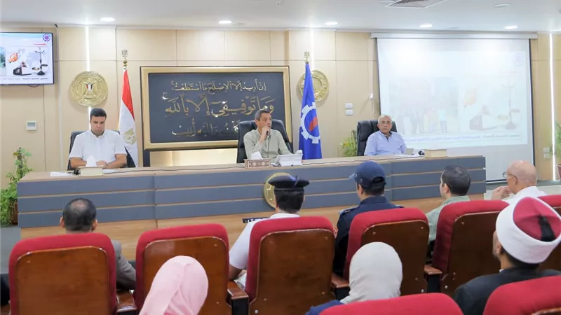 محافظ السويس يشدد على ضرورة التصدي لظاهرة هروب  الطلبة من المدارس