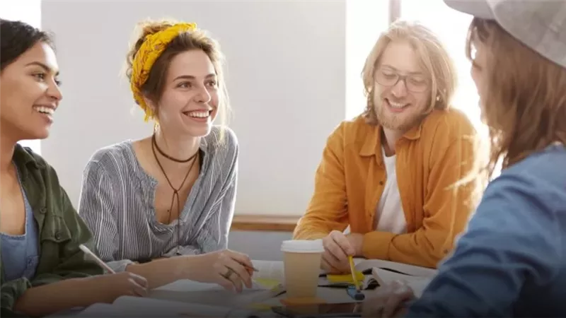 كيف تتعلم الإنجليزية بطلاقة؟ إليك الطريقة المثلى لتطوير مهارات المحادثة