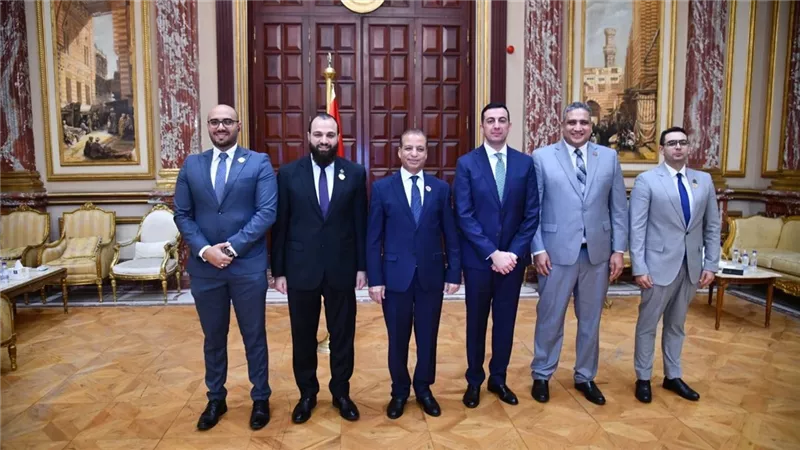 نواب التنسيقية يتسلمون كارنيهات العضوية بمجلس الشيوخ