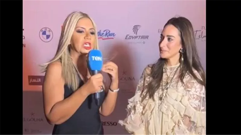 بوسي شلبي تسأل أمينة خليل عن حملها.. والأخيرة تفاجئها