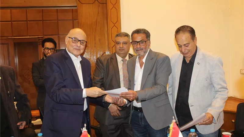  رئيس الغد : بناء تنظيمى جديد للحزب وادارة جماعية وتحديد المهام لكل قيادة حزبي