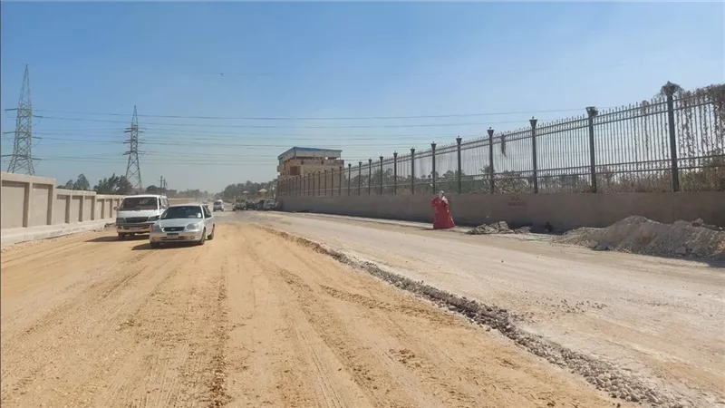 محافظ الجيزة يتابع أعمال توسعة ورصف طريق ترعة فهمي بمنشأة القناطر