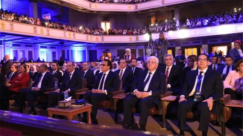 رئيس جامعة القاهرة: الذكاء الاصطناعي يفتح آفاقًا جديدة في كافة المجالات