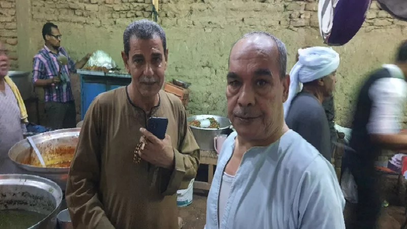 قصة فرح العم«أبو مينا» الذي بَدْء بتلاوة القرآن الكريم بالأقصر