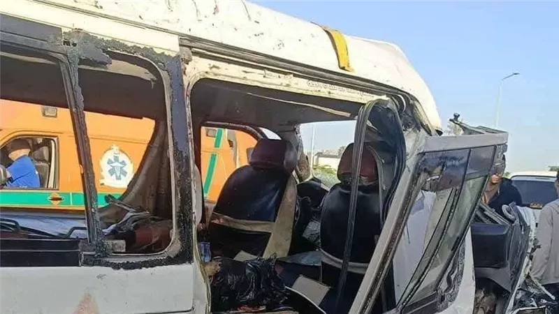 إصابة 10 أشخاص فى حادث تصادم ميكروباص أعلى الطريق الدائرى بالهرم