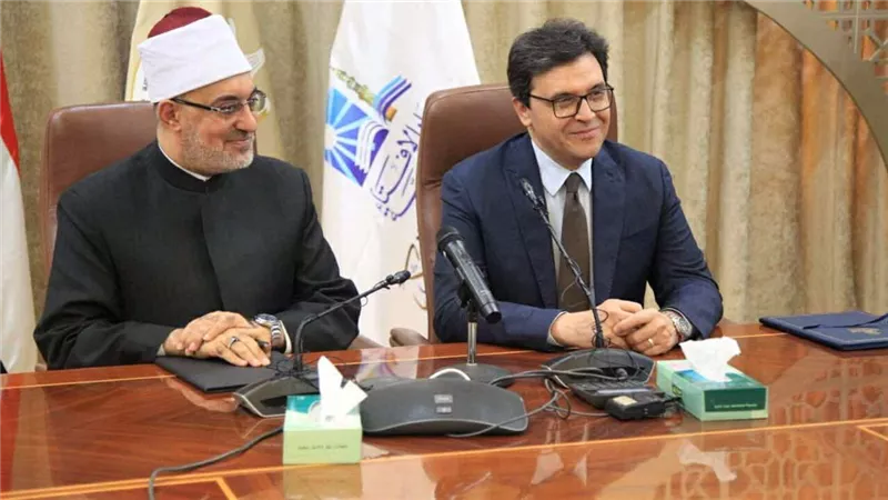 وزير الثقافة ومفتي الجمهورية يوقعان بروتوكول تعاون لتعزيز الوعي الثقافي الديني