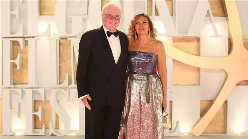 سعره 280 ألف جنيه.. يسرا تتألق بإطلالة لامعة من إيلي صعب في الجونة السينمائي