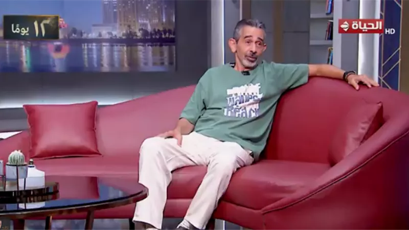 مصطفى هريدي باكياً: «عندي ابن معرفش عنه حاجة»|فيديو 