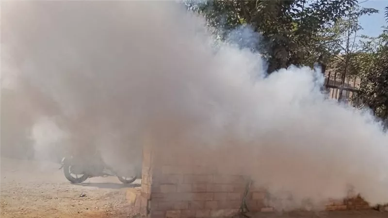 حملات مكافحة الناموس والحشرات الطائرة تجوب قري مركز الباجور بالمنوفية