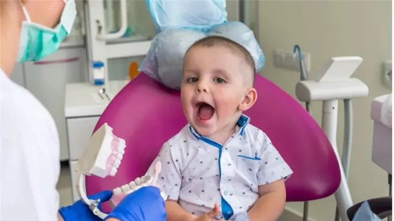 طفلك يعاني من قرح الفم؟ إليك الحلول الطبيعية المجربة لتخفيفها 	