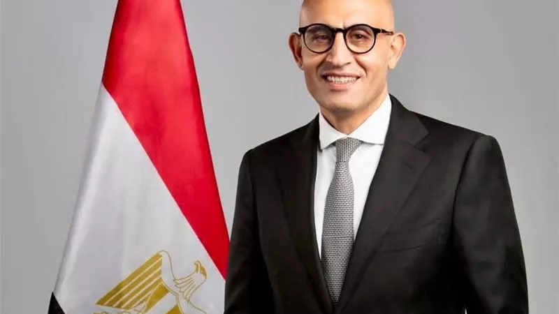 دون مرافقة المحافظ أو وكيل الوزارة.. وزير التعليم يتفقد عدداً من مدارس سوهاج 