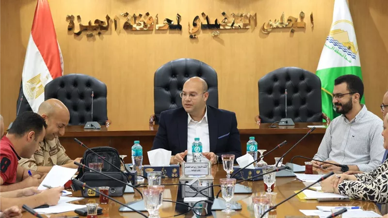 نائب محافظ الجيزة يتابع الموقف التنفيذى لعدد من مشروعات المياه والصرف الصحي