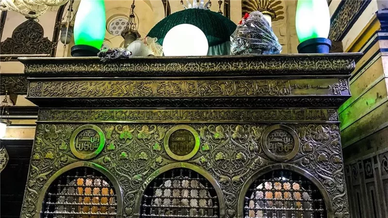 الشيخ عبده الأزهري يحسم الجدل حول موقف الإسلام من زيارة الأضرحة