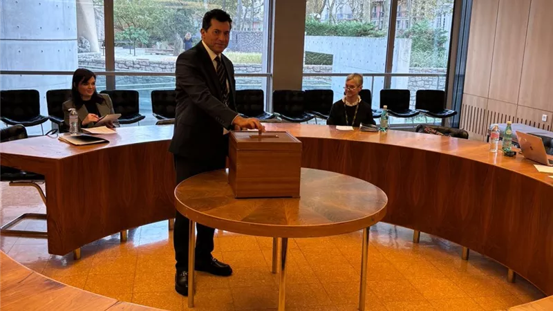 أشرف صبحي يشارك في انتخابات مؤتمر اليونسكو لمكافحة المنشطات في الرياضة