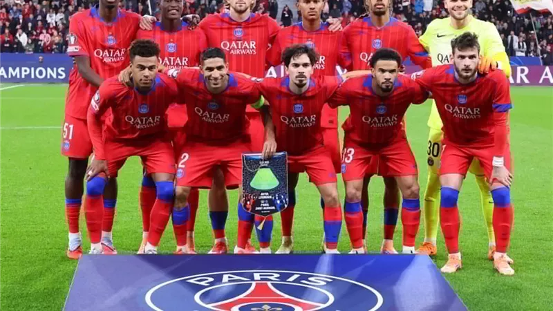 دوري أبطال أوروبا.. باريس يتقدم على ليفركوزن برباعية في شوط البطاقات الحمراء