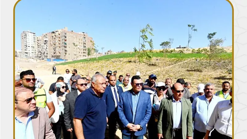 وزير الإسكان يتابع سير العمل بمشروع حدائق «تلال الفسطاط» بمصر القديمة