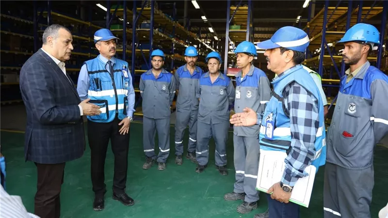 وزير الإنتاج الحربي يتابع مراحل التصنيع العسكري والمدني بشركة حلوان للآلات 