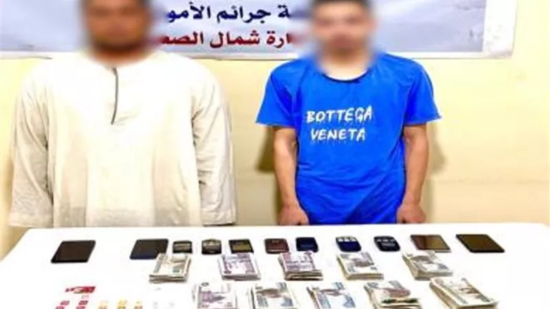 انتحلا صفة موظفي بنك.. سقوط أثنين لسرقة بيانات بطاقات الدفع الإلكتروني بالمنيا