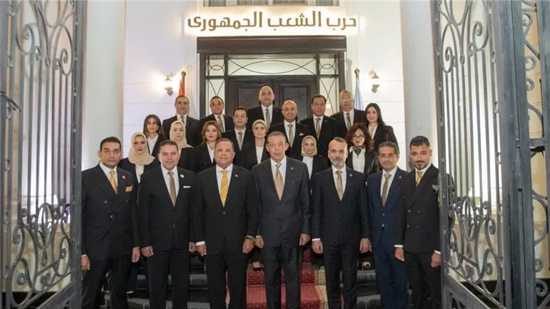 الشعب الجمهوري يدفع بكفاءات في القائمة الوطنية لخوض انتخابات النواب 