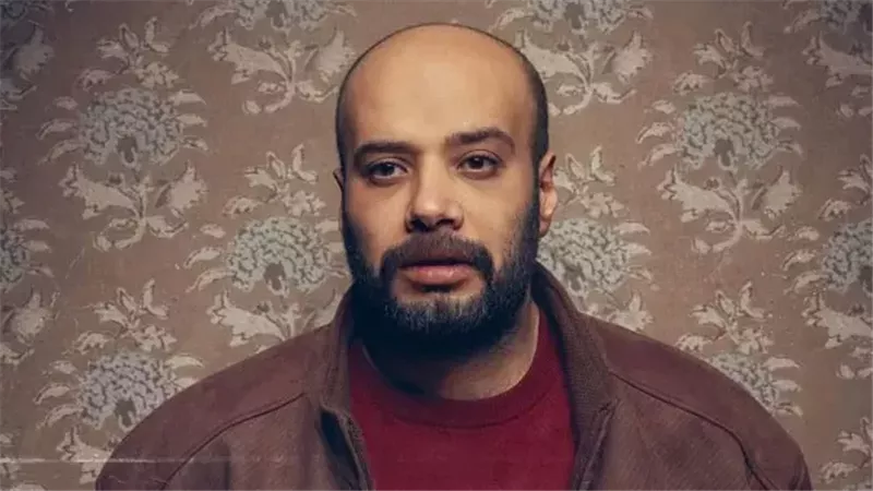 إقامة عزاء والد حاتم صلاح غدًا في مسجد الرحمن الرحيم