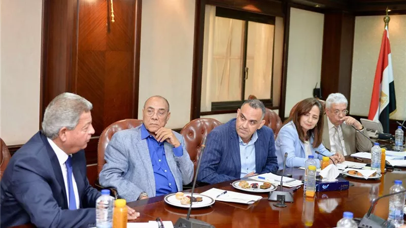 اختيار حمدي رزق رئيسا لجنة تطوير الصحافة الورقية والرقمية