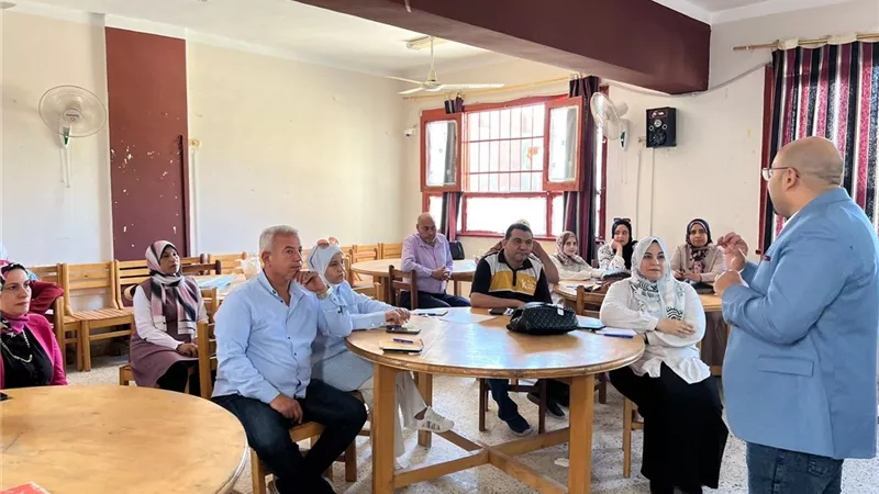 محافظ بني سويف يدعم تدريب 20 مدربًا لتنفيذ برامج التوعية البيئية بالمدارس