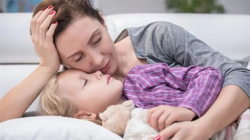 كيف يساعدك الحدس الأمومي على قراءة مشاعر طفلك دون كلمات؟