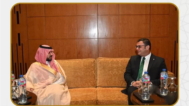 وزير الإسكان يلتقي وفد وزارة شئون البلديات السعودية لبحث سبل تعزيز التعاون