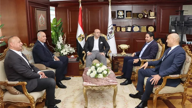 محافظ بني سويف يستقبل وفد «سيتي كلوب» ويبحث تطوير القطاع الرياضي 