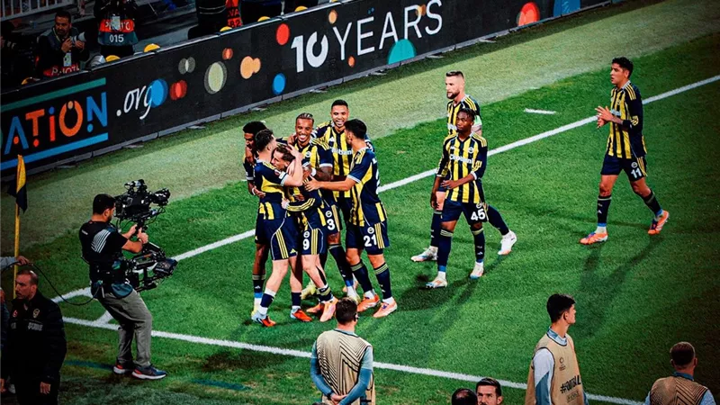 موعد مباريات الجمعة..الاتحاد ضد الهلال وليدز يواجه ويستهام وباريس يستضيف نانت