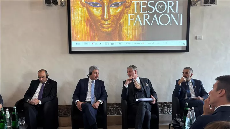وزير السياحة ووزير الثقافة الإيطالي يعقدان مؤتمرًاصحفيًا حول معرض كنوزالفراعنة
