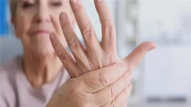 لا تخلطي بينهما! هذا هو الفارق بين الروماتيزم والروماتويد 	