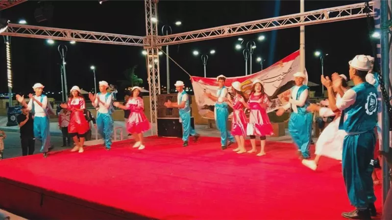 «السويس بتفرح».. المحافظة تحتفل بعيدها القومي الـ52 بموكب الزهور وشعلة النصر