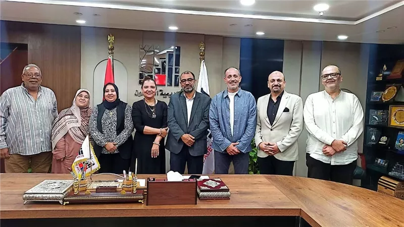 اجتماع اللجنة العليا لملتقى الأراجوز والعرائس التقليدية بأكاديمية الفنون