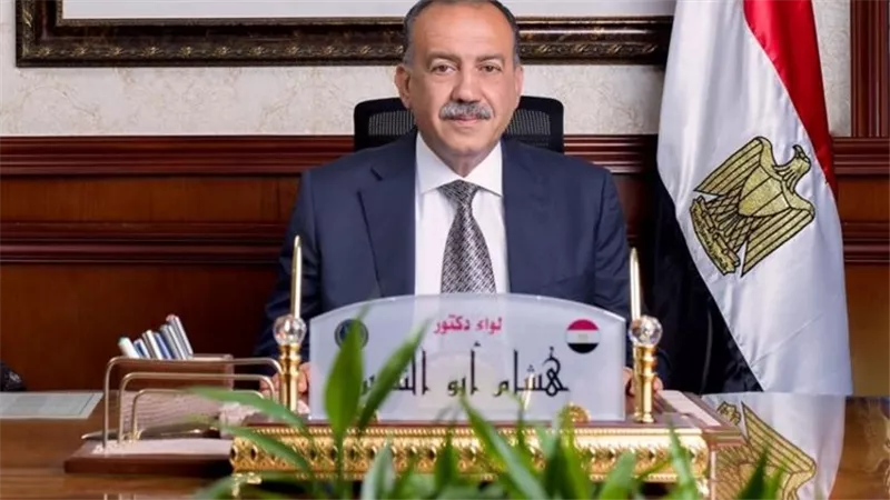 محافظ أسيوط يعلن عن خدمة جديدة لدعم الرحلة الجوية الأسبوعية بين القاهرة وأسيوط