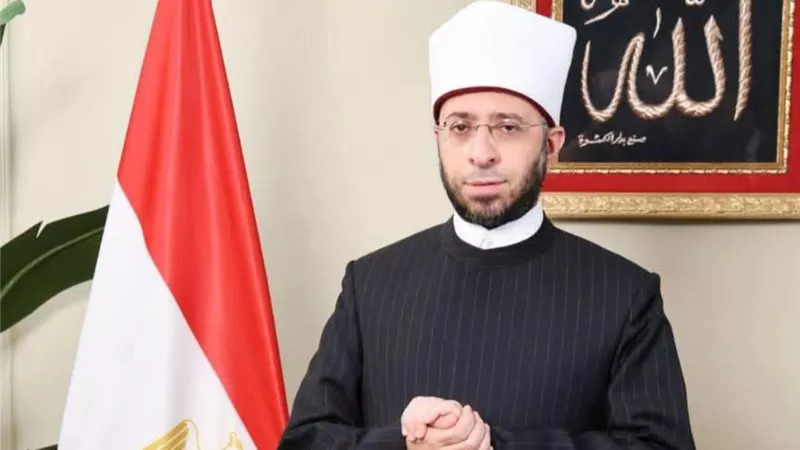 لعدم الالتزام بخطبة الجمعة.. وزير الأوقاف يحيل مجموعة من المخالفات إلى التحقيق
