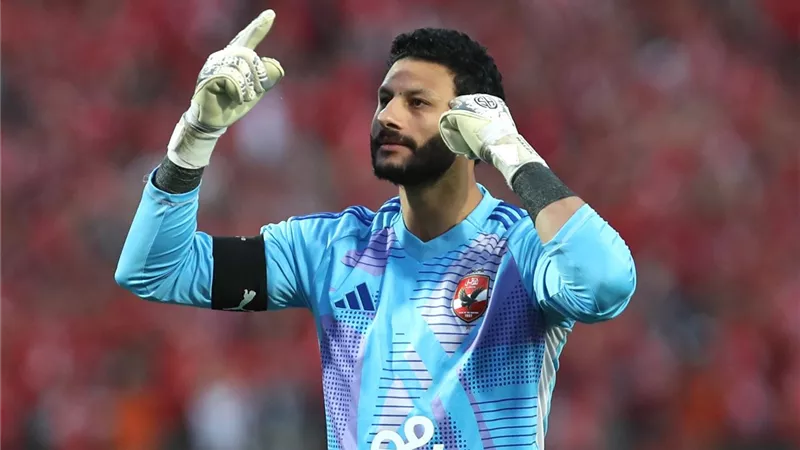 الشناوي يوبّخ اللاعبين وتريزيجيه يرد.. تفاصيل ما بعد تعادل الأهلي والمصري