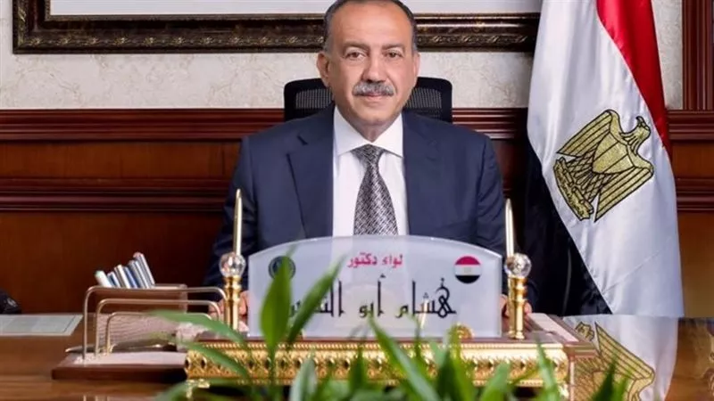 محافظ أسيوط: شاشات عرض كبرى بالميادين لتمكين المواطنين من متابعة افتتاح المتحف