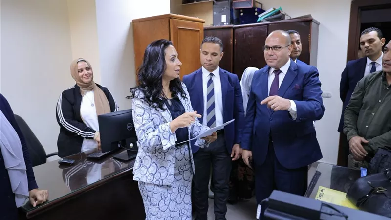 وزيرة التضامن تشهد إجراءات تسليم الأطفال لأسر بديلة كافلة