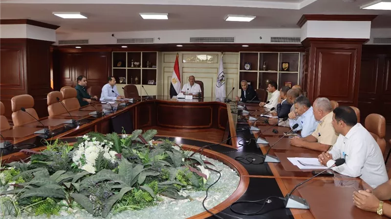 سكرتير عام بني سويف يتابع المتغيرات المكانية ويشدد على إزالة التعديات فورًا