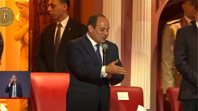 ظهور محمد سلام ومنير.. 10 لقطات تُزين احتفالية وطن السلام بحضور الرئيس السيسي