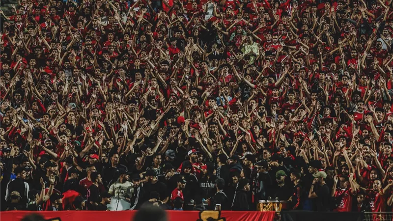 الأهلي يبحث عن الحلول.. شوط أول سلبي أمام إيجل نوار